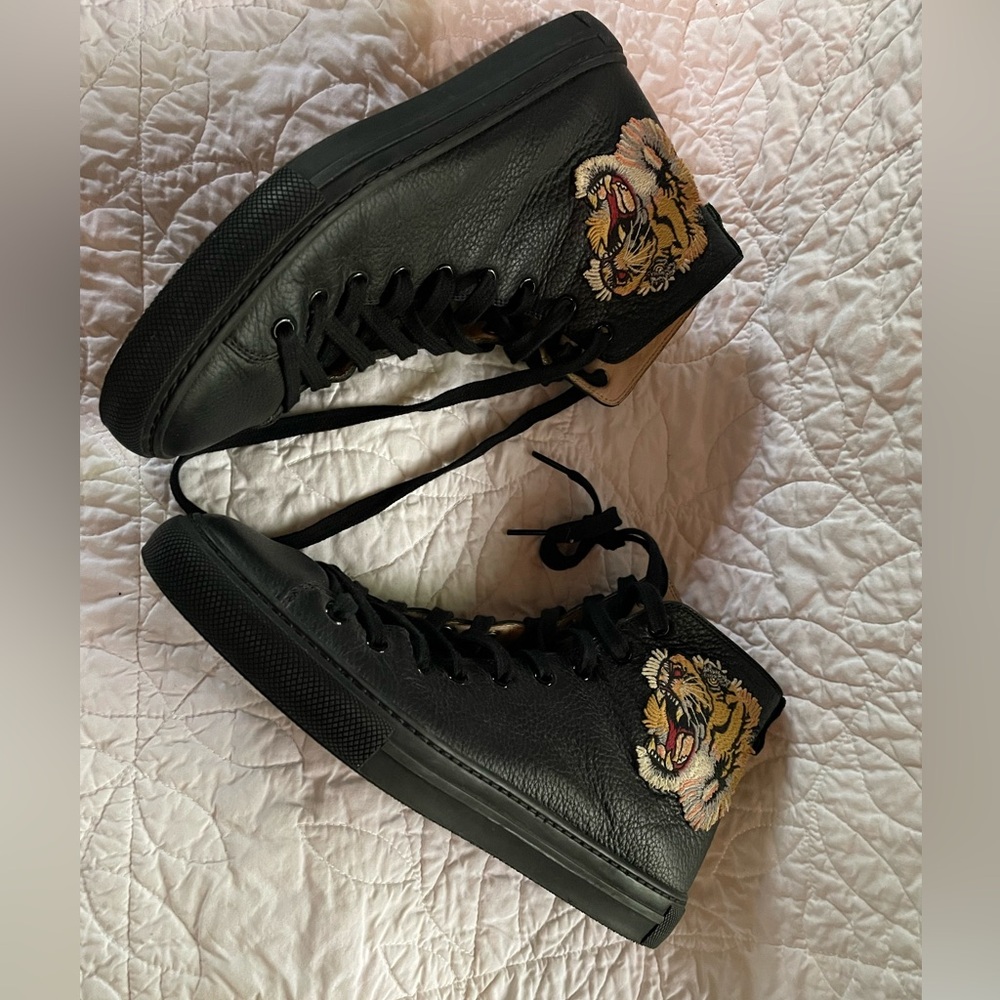 GUCCI Black and gold (Yellow) High-Top Sneakers with Tiger Design - Picture 15 of 16